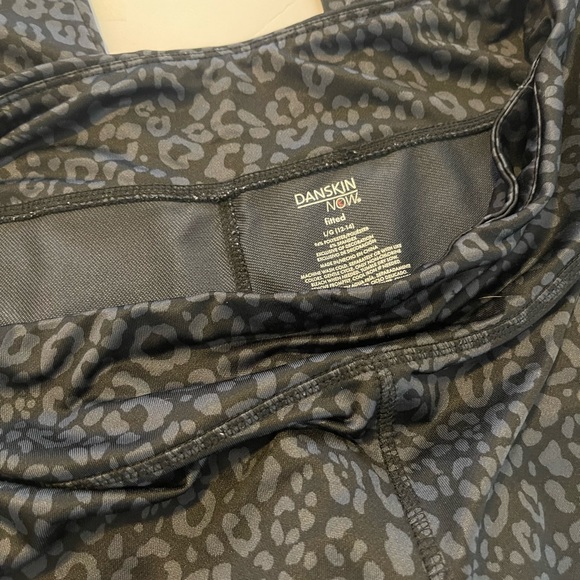 DANSKIN Capri Athletic Bundle Large - Picture 5 of 7